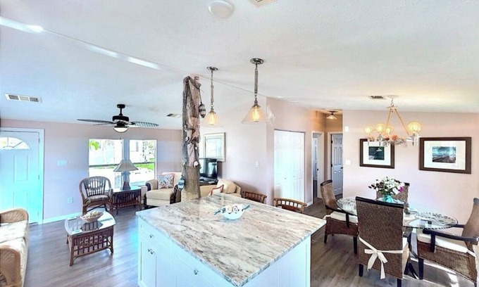 Biggar House | Fun Beach House-Less than 5 miles to the beach!