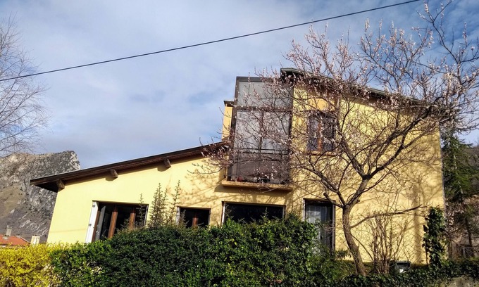 Tarascon-sur-Ariege House | Furnished The Blue Nopal
