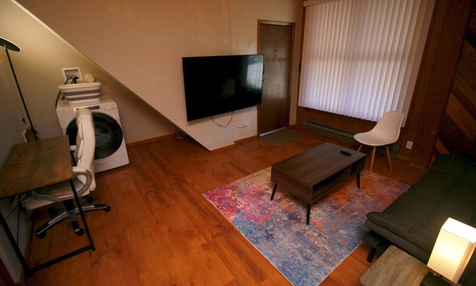 Roseburg Apartment | Furnished historic apartment in Roseburg