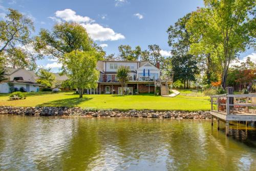 Chapin Apartment | Furnished Patio and Dock Lakefront Apt in Chapin