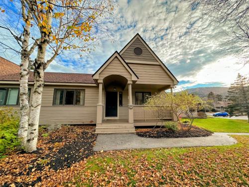 Bretton Woods House | FV36 Sunny and homey Fairway Village Townhome right on the Mount Washington Hotel golf course AC