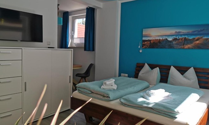 Warnemuende House | Gästehaus Twee Linden