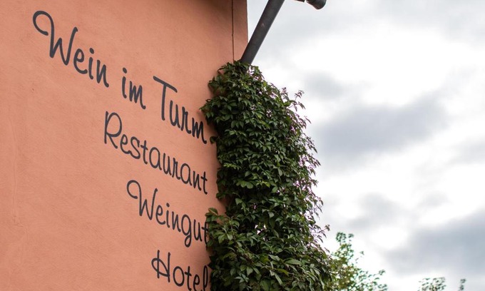 Longuich Hotel | Gästehaus Wein im Turm