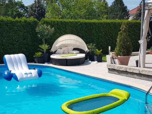 Ziltendorf House | Gästezimmer im bewohnten EFH mit Pool und Garten