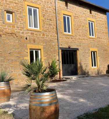Bully House | Gîte Domaine du Berret 8 pers