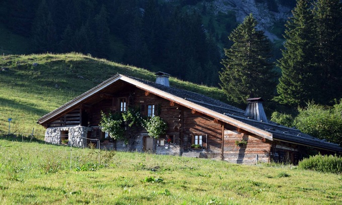 La Clusaz Ski Chalet | Gîte du Vieux Madrier in La Clusaz, 15-person chalet with breathtaking views in a quiet location.