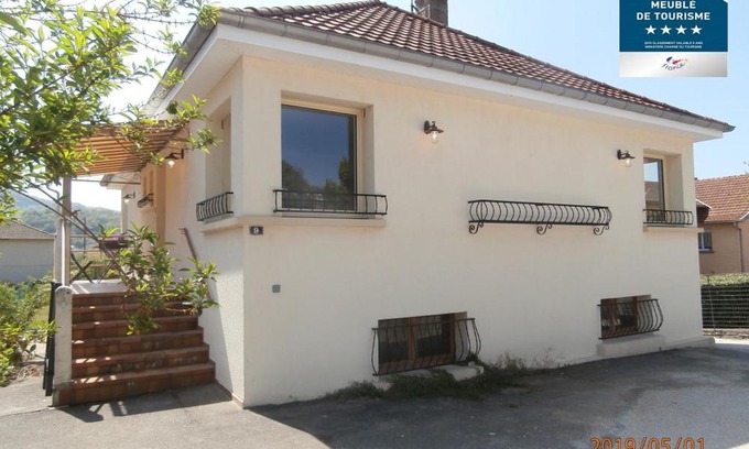 Baume-les-Dames Apartment | Gîte les Dames du Quint 3 étoiles