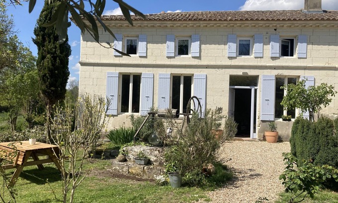 Saint-Dizant-du-Gua Condo | Gîte les ganivelles