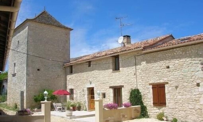 Puyguilhem Cottage | Gîtes 20 people "Le Garry II" in Thénac, Dordogne