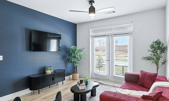 Fort Worth Condo | G05 Cozy & Stylish 1BD Near Stockyards Resort Style Amenities, Golf Sim
