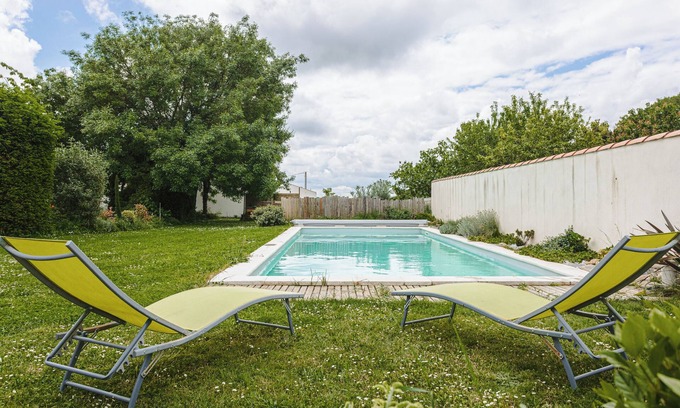Puyravault House | Gabae - Les Volets Gris: Cozy Holiday Home with Wi-Fi and Remote Work Space