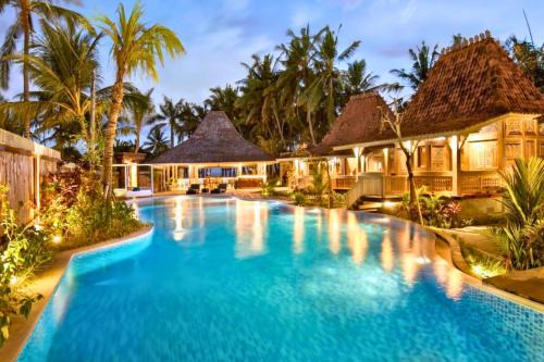 Saba Villa | Galaksi 1 BR Share Pool JU32