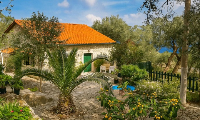 Koutsi Cottage | Galaxy Cottage | Stone House in Quiet Setting