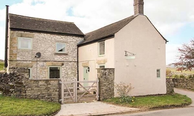 Litton Cottage | GALENA COTTAGE, pet friendly, character holiday cottage in Tideswell