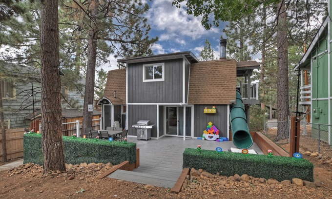Sugarloaf House | Game On Getaway – Family-Friendly 2BR/2BA Mountain Retreat