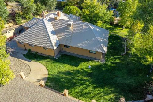Craig Villa | Game Room, Media Room and Pool Luxe Villa in Craig!