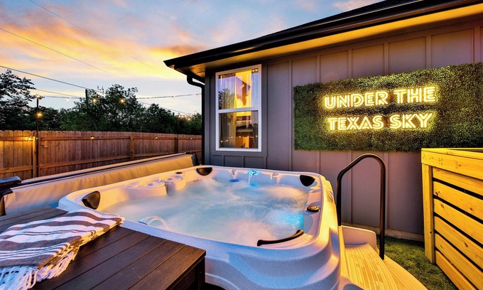 Bryan House | Gameday Oasis – Hot Tub Fire Pit Mini Golf