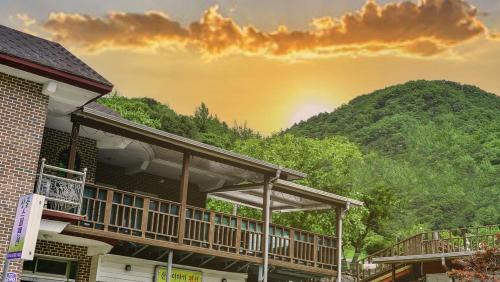 Buk House | Gapyeong Sangol-Iyagi Pension