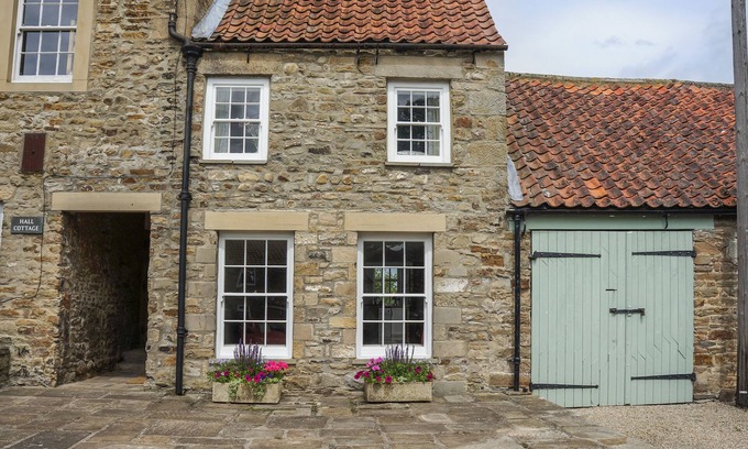 Ovington Cottage | GARDEN COTTAGE, pet friendly, character holiday cottage in Ovington