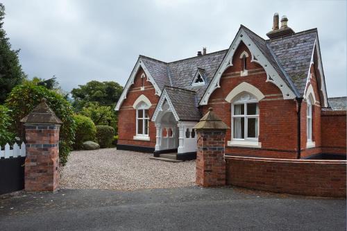 Rostrevor Apartment | Garden Double Room with own door access and bathroom