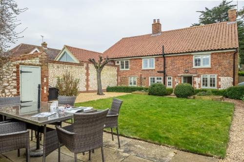 Thornham House | Gardeners Cottage Thornham
