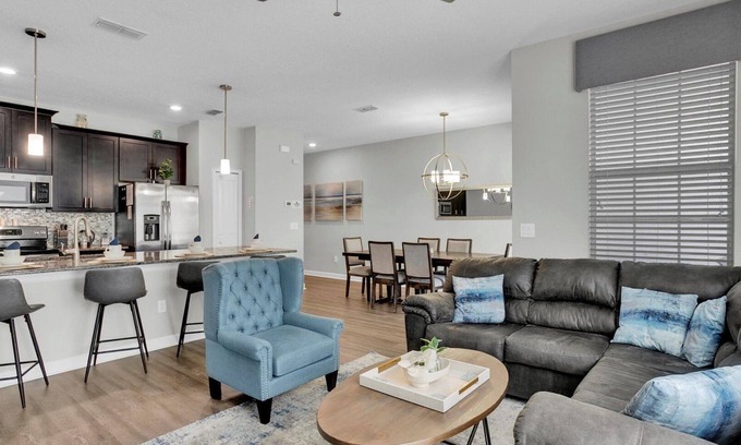 Kissimmee House | GAS3070 Summary: Stor