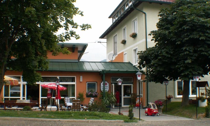 Gloednitz House | Gasthof-Pension Hochsteiner