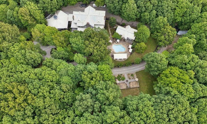 Kingston Springs House | Gated Estate w/ Pool, Spa, Game Room & Gym + Near Golf Club | La Pearla Ranch