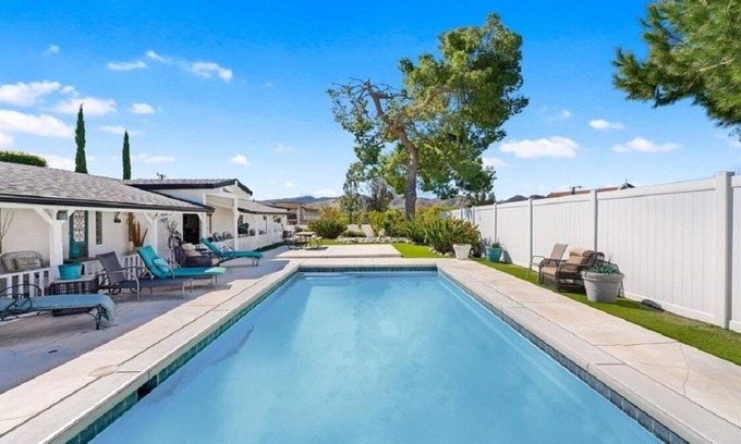 Thousand Oaks House | Gated property, main house 4bed 3bath amazing large pool.