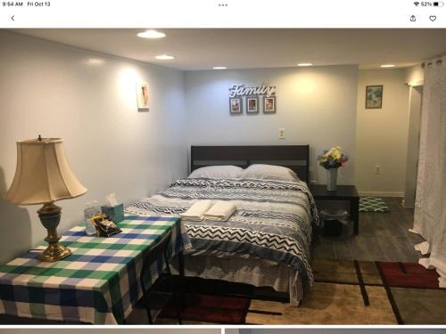 Charles Village House | Gateway en-suite bedroom only one bed next jhu
