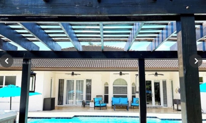 Homestead House | Gateway to Paradise - Miami and the Florida Keys & Key WestnIn a luxury home