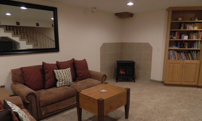 Hurricane Apartment | Gateway to Zion - Sleeps 8!