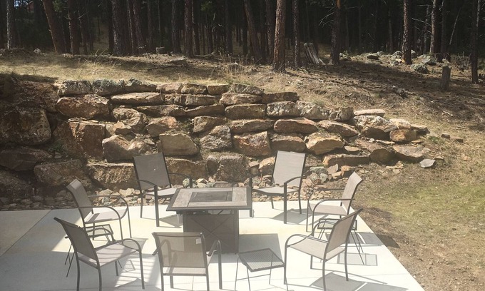 Custer House | Gather the family to explore the Black Hills from this centrally located oasis.