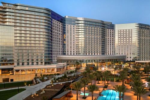 Lincoln Acres Hotel | Gaylord Pacific Resort & Convention Center