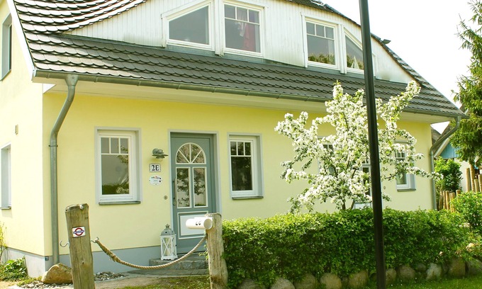Wieck auf dem Darss House | Gemütliche Doppelhaushälfte mit Garten für bis zu 6 Pers. - Haus Windlicht