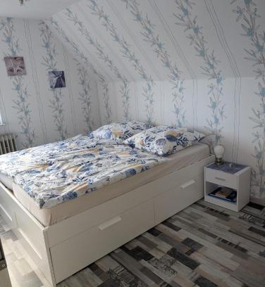 Pewsum Apartment | Gemütliches Gästezimmer an der Nordsee