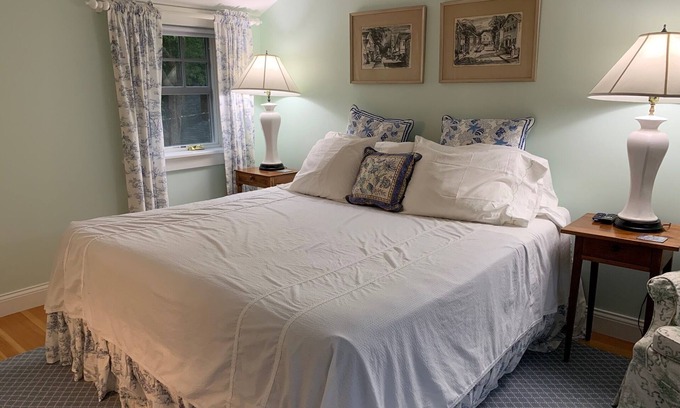 Edgartown Apartment | Generously-sized In-town Room Close To Everything In Edgartown Sleeps Two