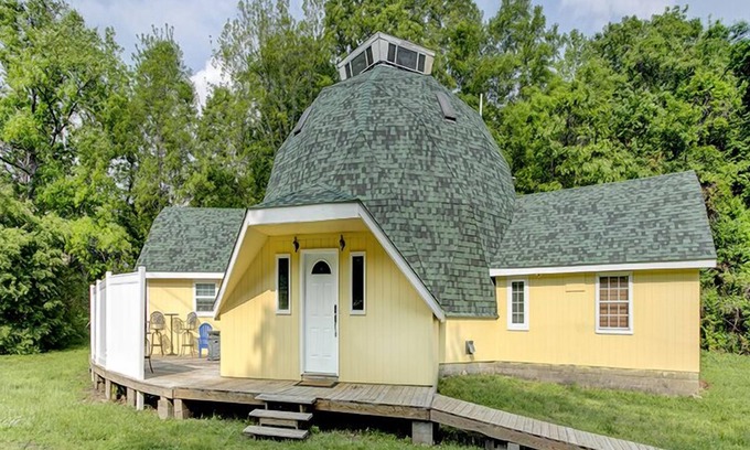 West Siloam Springs House | Geodesic dome within minutes of hiking, kayaking, JBU, casino and Siloam Springs