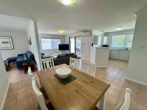 Geographe House | Geographe Bay Holiday Stay