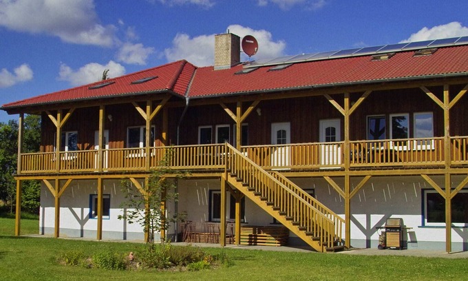 Boddin Apartment | Geräumige Ferienwohnung in Boddin mit Garten