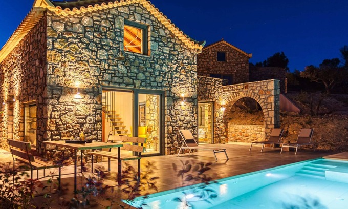 Pylos-Nestoras Villa | Gerakada Luxury Private Pool Villa-Up to 10 guests