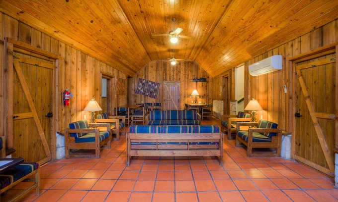 Hunt House | Get away at Mo-Ranch!