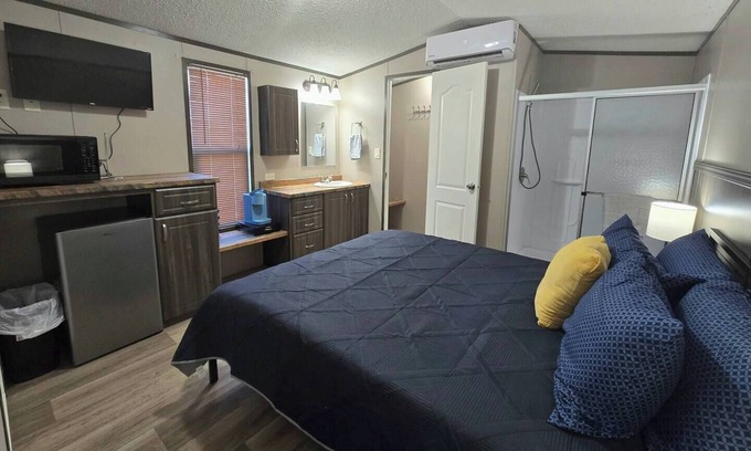 Quitman House | Get Hooked on Lake Fork-Waterfront-With boat ramp