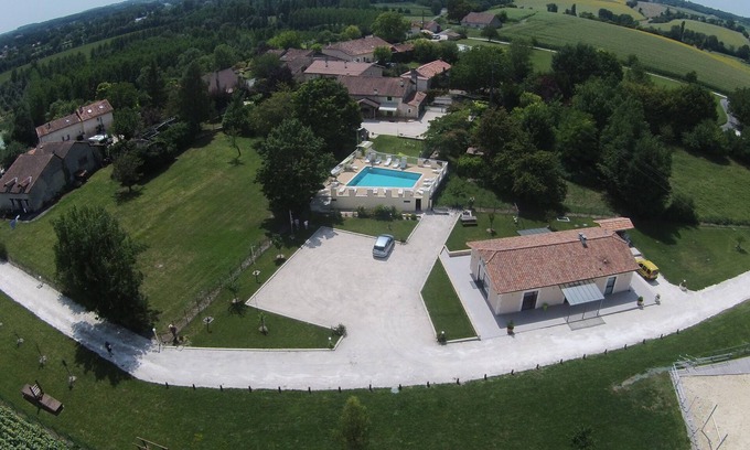 Saint-Severin House | Get together with family and friends.