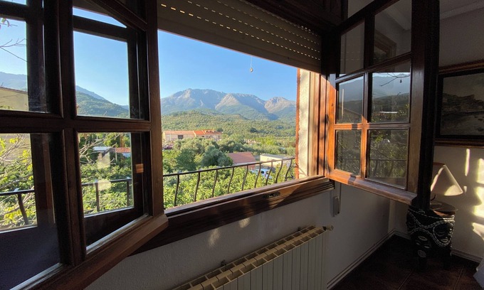 Mombeltran Ski Chalet | Getaway to Sierra de Gredos