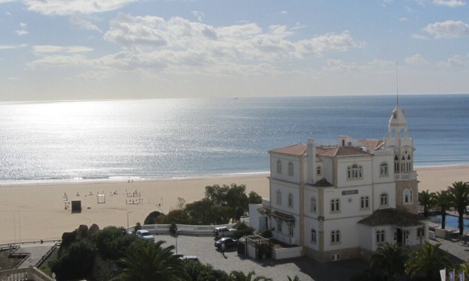 Praia da Rocha Apartment | Giraffe - 50m from the Beach. 2 bedrooms, 2 WC, AC, WiFi, Sea View, Park