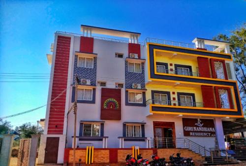 Yelagiri Hotel | GIRI NANDHANA RESIDENCY