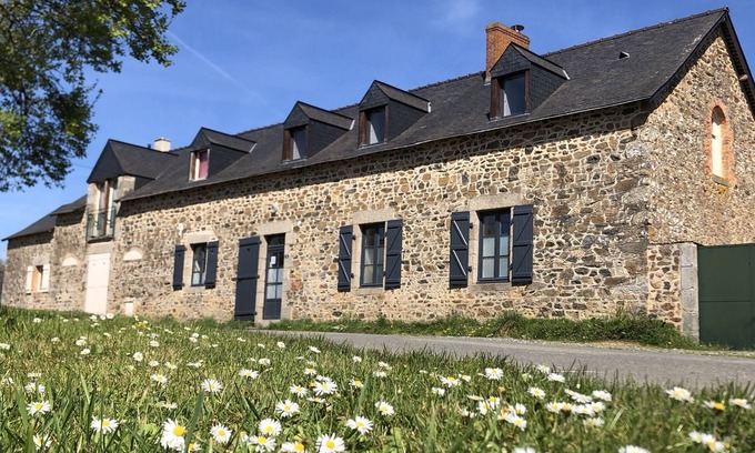 Nuille-sur-Ouette House | Gite Bonaty pour 9 personnes