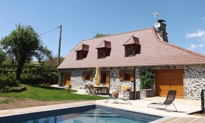 Carlat Cottage | Gite Carlat, 3 bedrooms, 6 persons