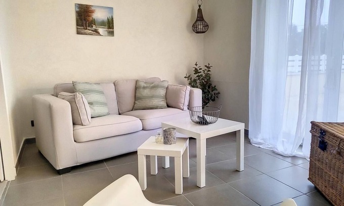 Montrevel-en-Bresse House | Gite de L'huppe - Montrevel EN Bresse
